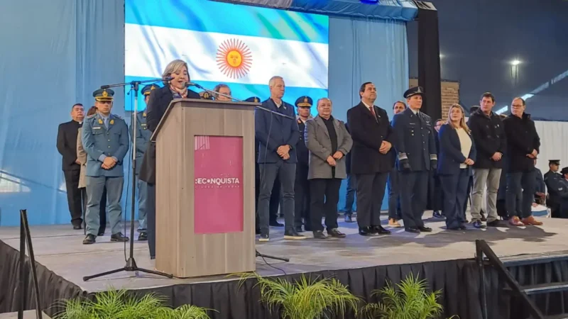 Reconquista celebró el Día de la Bandera con la promesa de los alumnos y el cambio de abanderados