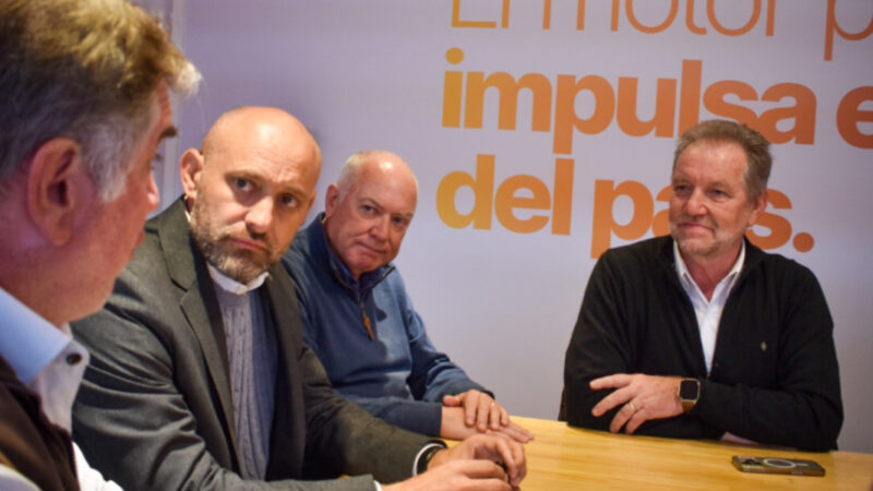 Provincia impulsa el trabajo entre contratistas rurales y fabricantes de maquinaria agrícola