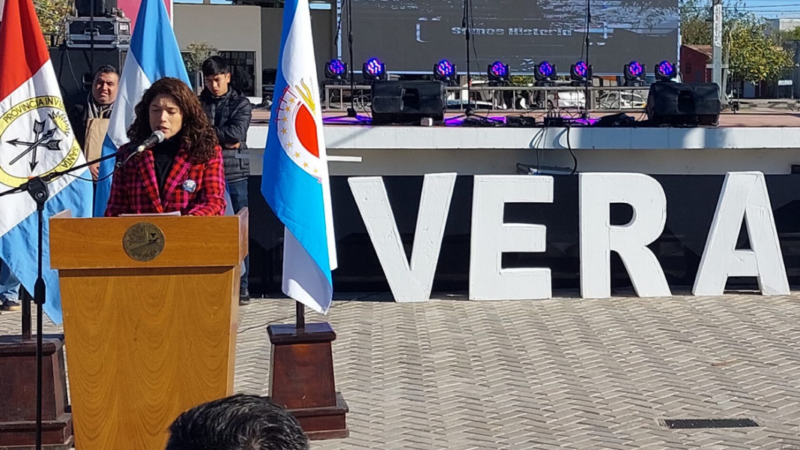 Vera celebra sus 134 años con un gran festival popular en el Paseo de las Artes