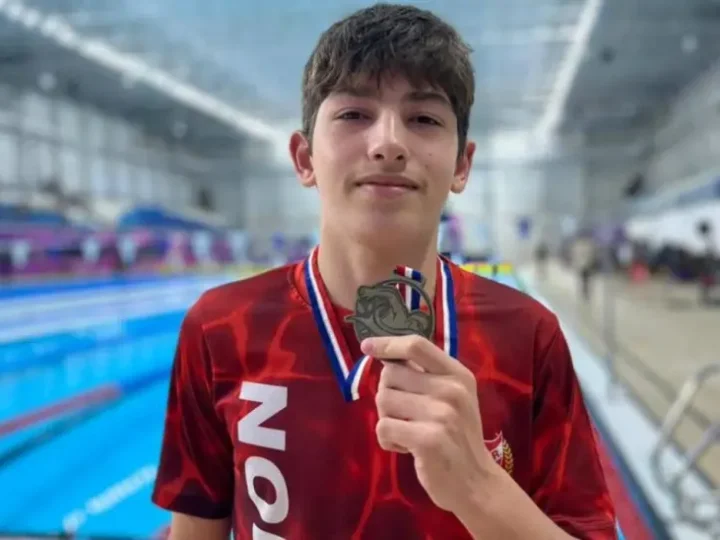 Bautista Faulkner ganó el campeonato nacional de natación