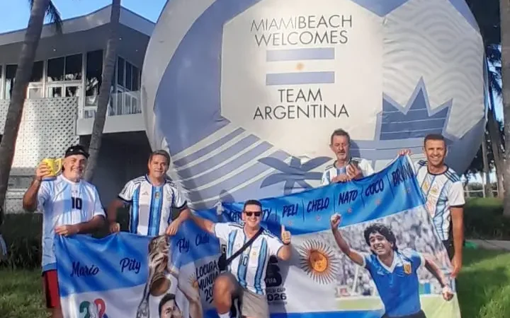 El profe Nato Visentin vive el sueño mundialista junto a amigos en Miami