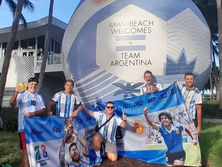 El profe Nato Visentin vive el sueño mundialista junto a amigos en Miami