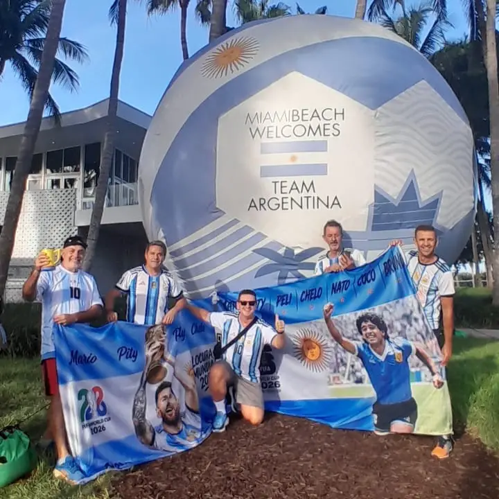 El profe Nato Visentin vive el sueño mundialista junto a amigos en Miami