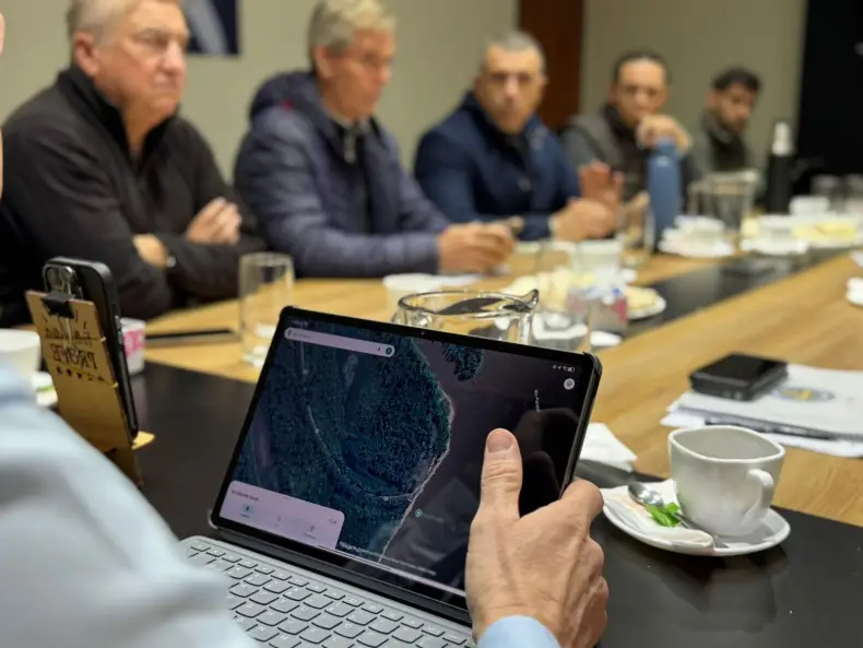 Avanzan las mesas técnicas por el acceso a Puerto Ocampo y el puente con Bella Vista