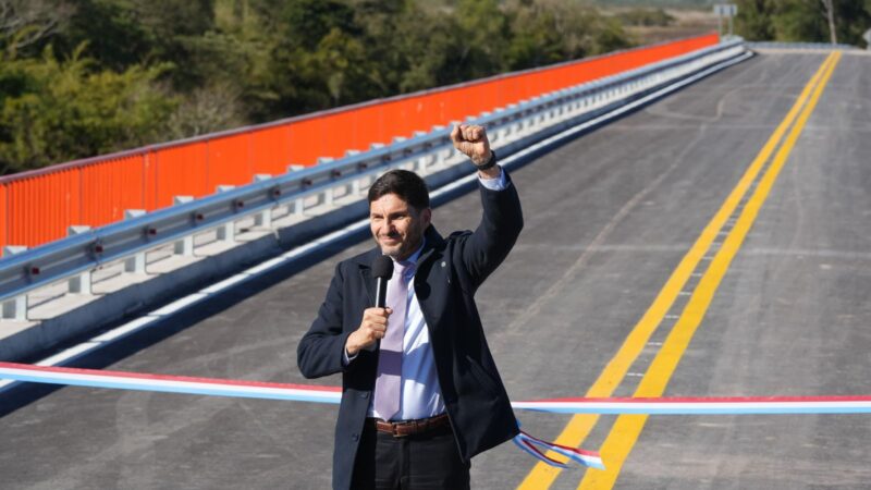 Pullaro inauguró el puente sobre arroyo El Pindó en el Departamento General Obligado