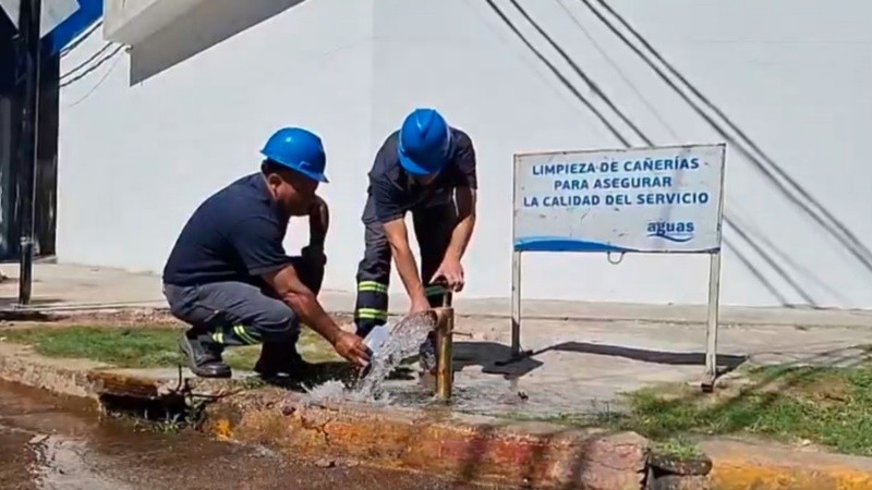 ASSA realiza una limpieza integral de la red de agua potable en Reconquista