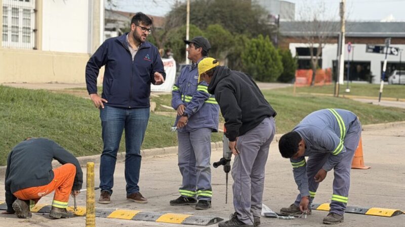 El Gobierno de Avellaneda instala reductores de velocidad para reforzar la seguridad vial