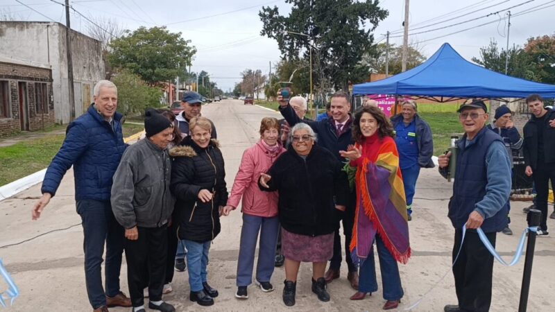 Vera inauguró obras, entregó viviendas sociales y licitó un plan hídrico millonario