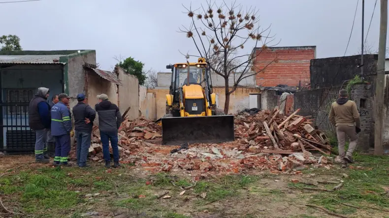 El gobierno de Santa Fe realizó el primer derribo de un búnker narco en Reconquista. Más detalles en DMH TV