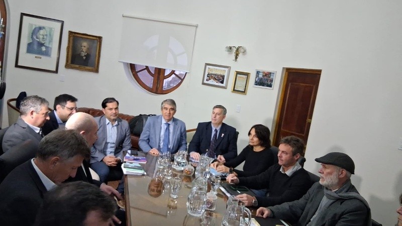 El Gobierno de Santa Fe ofreció un aumento del 10,1% para los estatales