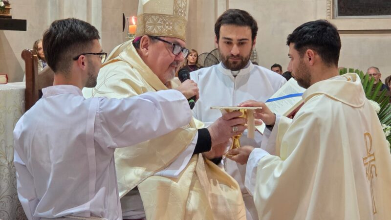 Celebraron la ordenación sacerdotal de David Herman en la Catedral metropolitana