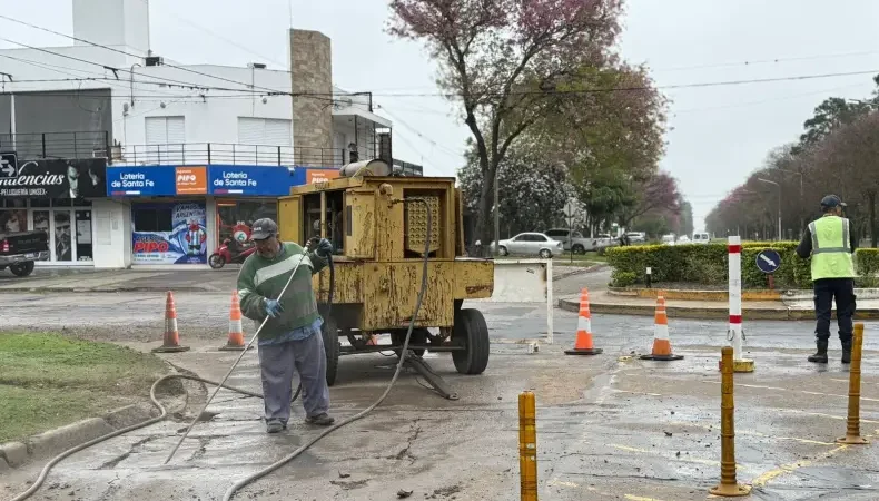 Bacheo en Avellaneda: reducen la calzada en una esquina por trabajos municipales