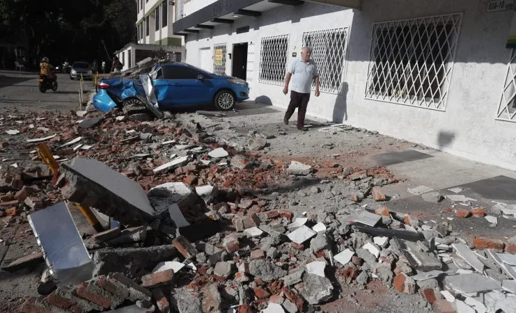 Un fuerte terremoto sacudió a Colombia: importantes daños y hay víctimas fatales