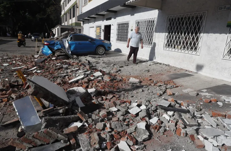 Un fuerte terremoto sacudió a Colombia: importantes daños y hay víctimas fatales