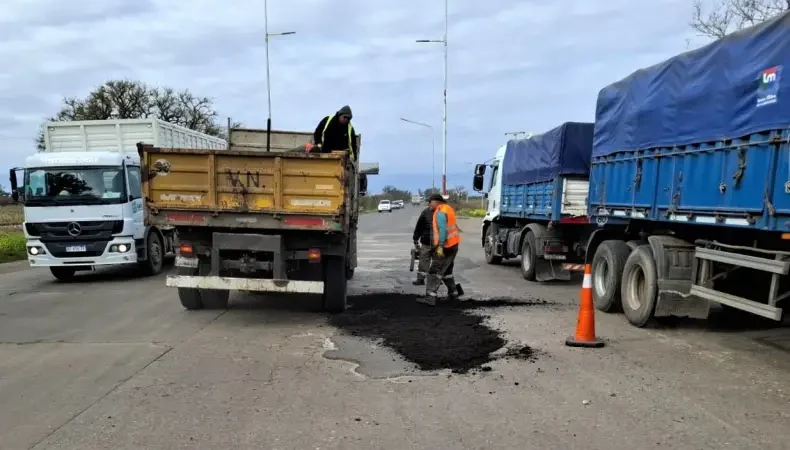 Advierten por cortes parciales y paso alternado en la Ruta 11 por trabajos de bacheo
