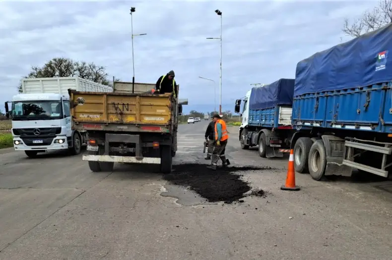 Advierten por cortes parciales y paso alternado en la Ruta 11 por trabajos de bacheo