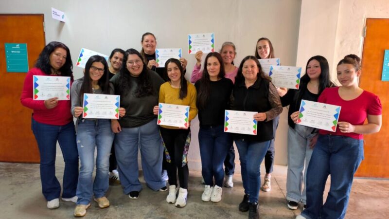 Mujeres de Avellaneda se capacitan en herramientas digitales con apoyo de la Unión Europea