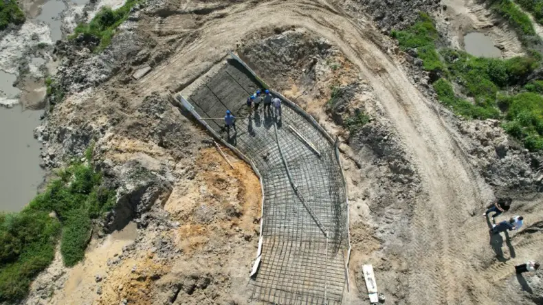Braidot recorrió la obra de la nueva represa en La Vertiente, proyecto que beneficiará a 250 hectáreas productivas