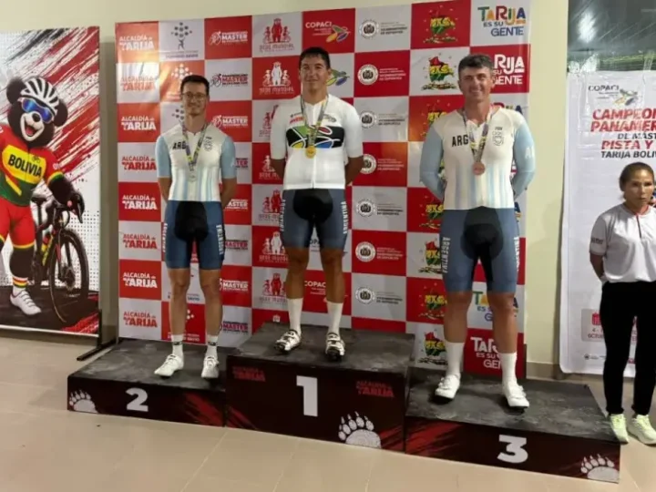 Luis Aquino consiguió dos medallas de Oro en el campeonato de ciclismo en Bolivia