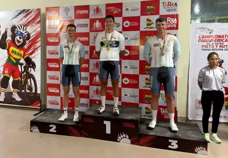 Luis Aquino consiguió dos medallas de Oro en el campeonato de ciclismo en Bolivia