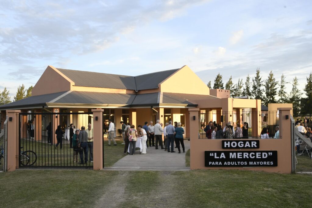 Avellaneda inauguró el nuevo edificio del Hogar de Ancianos La Merced