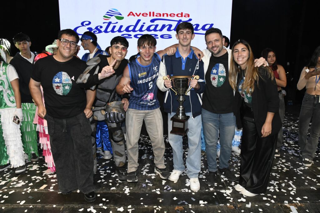 El desfile de murgas marcó el cierre de la Estudiantina 2026 en Avellaneda ¿Quiénes fueron los ganadores?