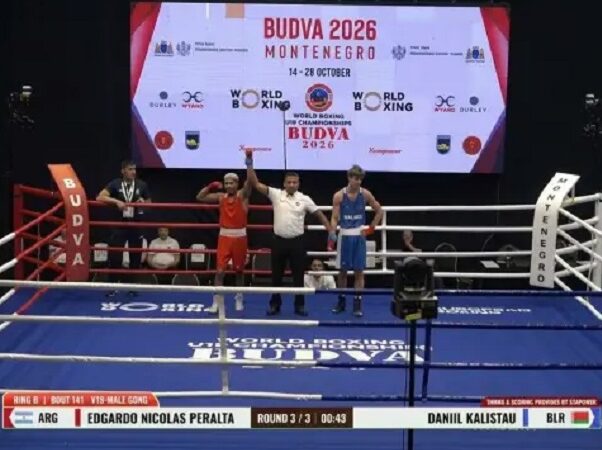 Nicolás Peralta debutó con un triunfo contundente en el Mundial Juvenil de Boxeo