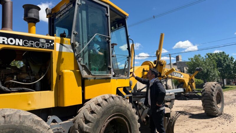 Avanzan los trabajos de mejorado de calles de calzada natural en Avellaneda