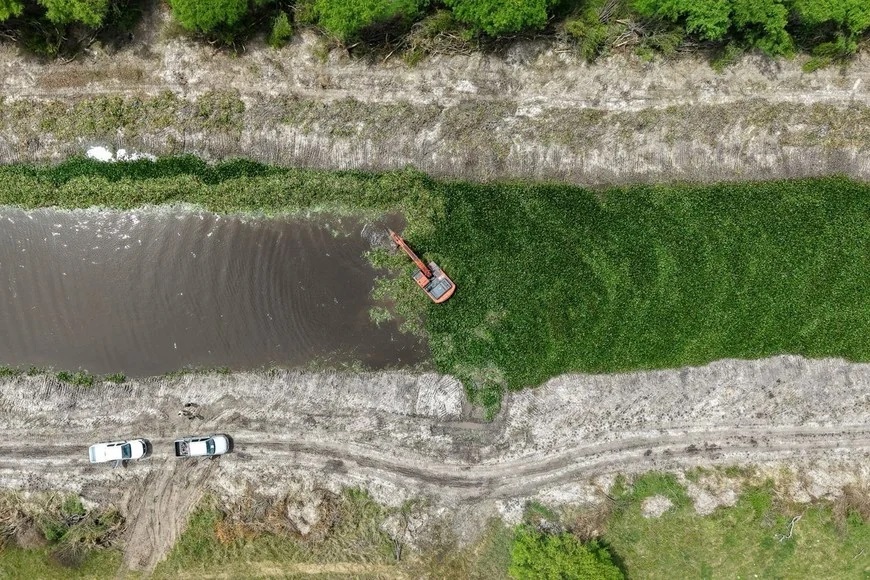Avanzan las obras hídricas en Cañada Ombú y el canal Los Ingleses en La Cuña Boscosa